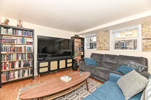 1904 N Farwell Ave, Milwaukee, WI 53202 - Photo 4