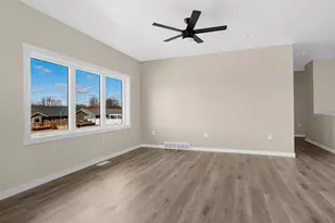 947 Clark Ln, Holmen, WI 54636 - Photo 4