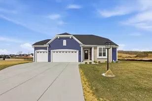 1425 Chapman Ct, Mukwonago, WI 53149 - Photo 1