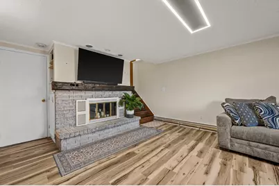 605  Juniper Ct, West Bend, WI 53095 - Photo 20