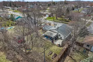 605 Juniper Ct, West Bend, WI 53095 - Photo 34