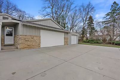 17505  Azure Ln, Brookfield, WI 53045 - Photo 4