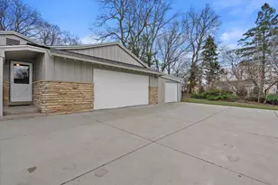 17505 Azure Ln, Brookfield, WI 53045 - Photo 4