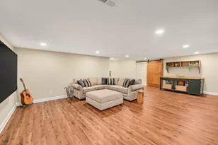 214 E Beechwood Ct, Mequon, WI 53092 - Photo 32