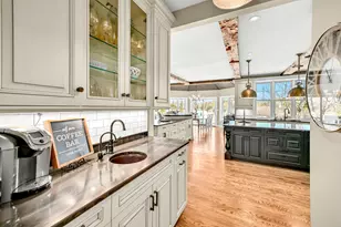214 E Beechwood Ct, Mequon, WI 53092 - Photo 10