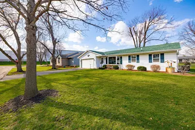 307  Martin St, Fort Atkinson, WI 53538 - Photo 2