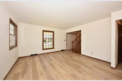 5848  Ramona Dr, Greendale, WI 53129 - Photo 8