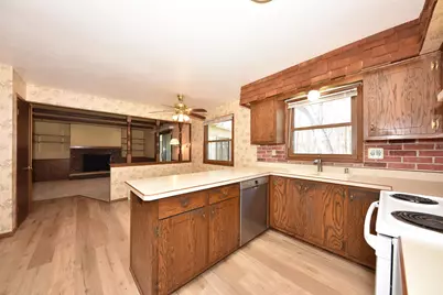 5848  Ramona Dr, Greendale, WI 53129 - Photo 12