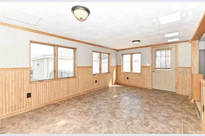 7818 W Warnimont Ave, Milwaukee, WI 53220 - Photo 26