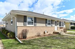 7818 W Warnimont Ave, Milwaukee, WI 53220 - Photo 10