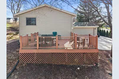 1961  Rambling Rose Rd, Waukesha, WI 53186 - Photo 24