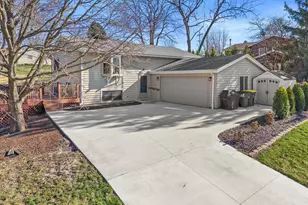 1961 Rambling Rose Rd, Waukesha, WI 53186 - Photo 30