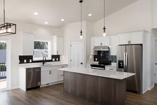 270 Southern Dr, Holmen, WI 54636 - Photo 4