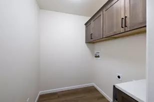 270 Southern Dr, Holmen, WI 54636 - Photo 16