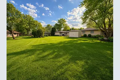 4967 S Imperial Cir, Greenfield, WI 53220 - Photo 16