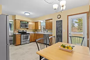 W170S7011 Southern Dr, Muskego, WI 53150 - Photo 14