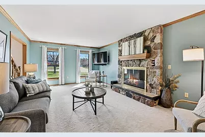 1624  Legend Cir, Waukesha, WI 53189 - Photo 8