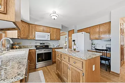 1624  Legend Cir, Waukesha, WI 53189 - Photo 12