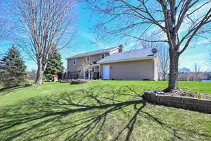 1624 Legend Cir, Waukesha, WI 53189 - Photo 32