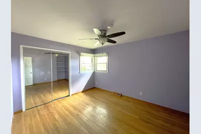 6490 S Crane Dr, Oak Creek, WI 53154 - Photo 14