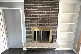 6490 S Crane Dr, Oak Creek, WI 53154 - Photo 8