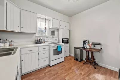 625 N Main St, Hartford, WI 53027 - Photo 6