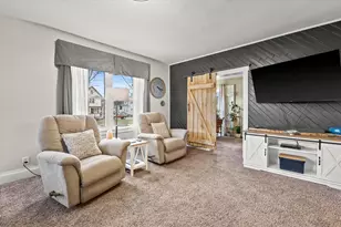 625 N Main St, Hartford, WI 53027 - Photo 8