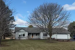 333 Lake Shore Rd, Grafton, WI 53024 - Photo 1