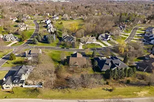 N48W16217 Lone Oak Ln, Menomonee Falls, WI 53051 - Photo 32