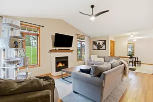 N48W16217 Lone Oak Ln, Menomonee Falls, WI 53051 - Photo 6