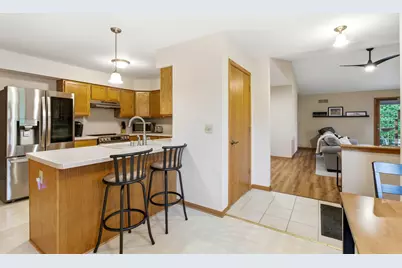 N48W16217  Lone Oak Ln, Menomonee Falls, WI 53051 - Photo 8