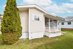 W5229 Surfwood -, La Grange, WI 53121 - Photo 2