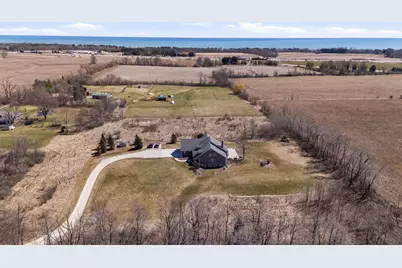 631 E Cedar Ave, Cedar Grove, WI 53013 - Photo 6