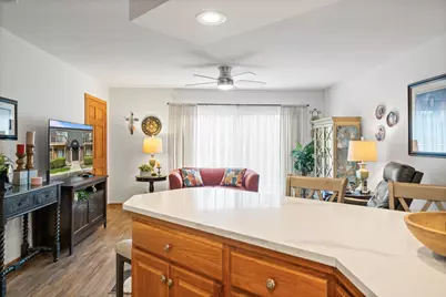 205  Williams St #7, Williams Bay, WI 53191 - Photo 8