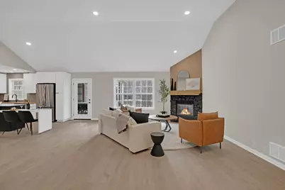 88  King Oak Ct, Random Lake, WI 53075 - Photo 4