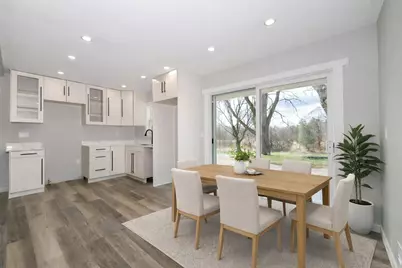 10905 W Oakwood Dr, Franklin, WI 53132 - Photo 6