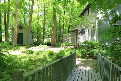 9561  Maple Tree Rd, Farmington, WI 53040 - Photo 2