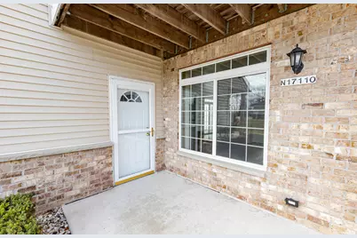 W197N17110  Stonewall Dr, Jackson, WI 53037 - Photo 4