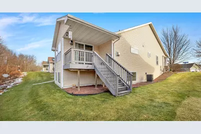 436  Maple Leaf Ct, Manitowoc, WI 54220 - Photo 32