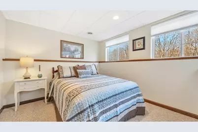 436  Maple Leaf Ct, Manitowoc, WI 54220 - Photo 24