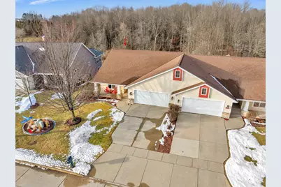 436  Maple Leaf Ct, Manitowoc, WI 54220 - Photo 38