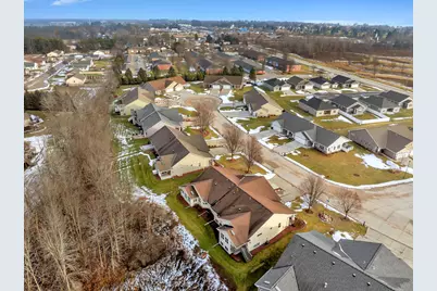 436  Maple Leaf Ct, Manitowoc, WI 54220 - Photo 34