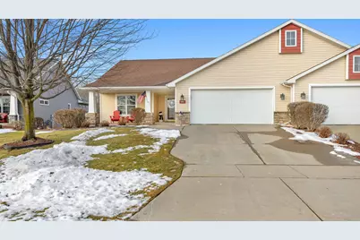 436  Maple Leaf Ct, Manitowoc, WI 54220 - Photo 1