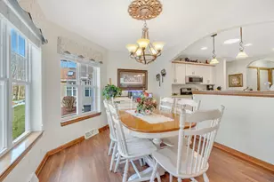 436 Maple Leaf Ct, Manitowoc, WI 54220 - Photo 8