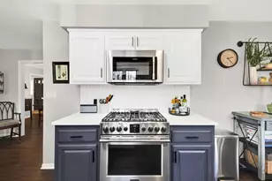 N55W15788 Lavender Lilac Ln, Menomonee Falls, WI 53051 - Photo 10