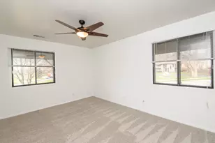 350 Park Hill Dr, Pewaukee, WI 53072 - Photo 12