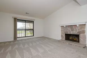 350 Park Hill Dr, Pewaukee, WI 53072 - Photo 2