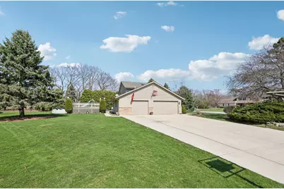 6241 S Whitnall Way, Hales Corners, WI 53130 - Photo 8