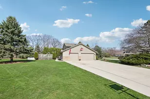 6241 S Whitnall Way, Hales Corners, WI 53130 - Photo 8