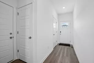 7102 Oakmont Rd, Racine, WI 53403 - Photo 2